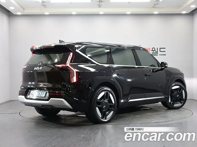 Kia EV9 — Фото автомобиля 4