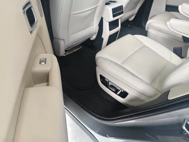 Li Auto L8 — Фото автомобиля 4