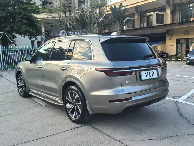 Li Auto ONE — Фото автомобиля 5