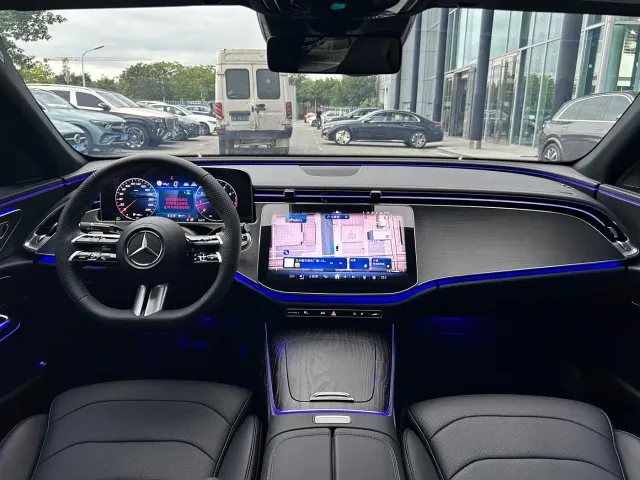 Mercedes-Benz E-Class — Фото автомобиля 4