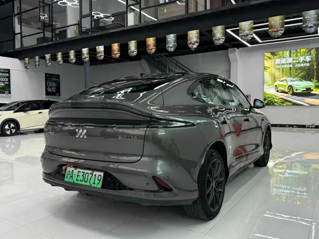 IM Motors LS6 — Фото автомобиля 9