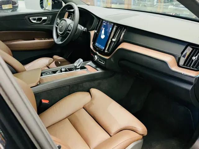 Volvo XC60 — Фото автомобиля 13