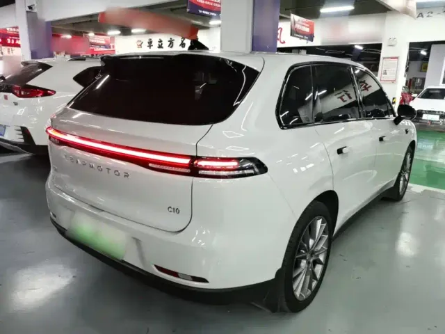 Leapmotor C10 — Фото автомобиля 6