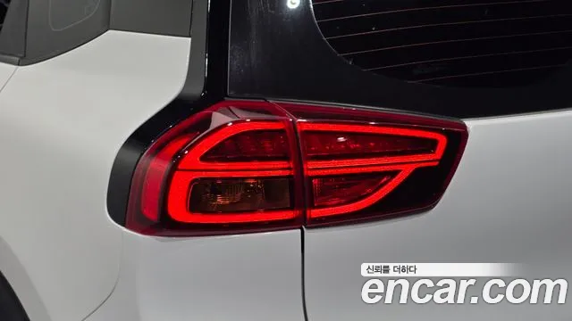 Kia Niro — Фото автомобиля 8