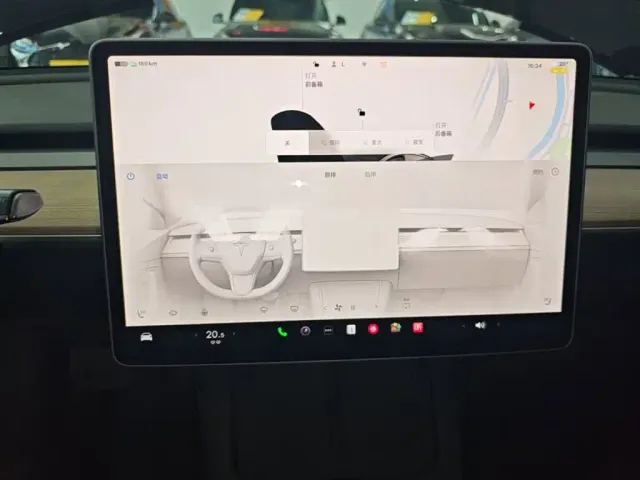Tesla Model 3 — Фото автомобиля 12