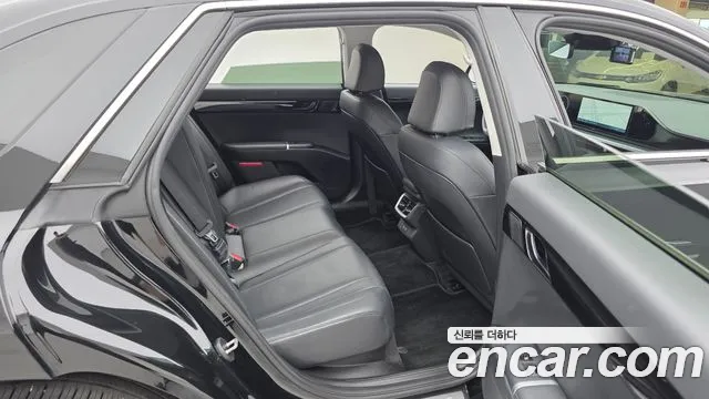 Hyundai Grandeur GN7 — Фото автомобиля 12