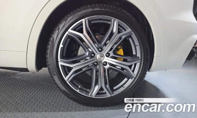 Maserati Levante — Фото автомобиля 6