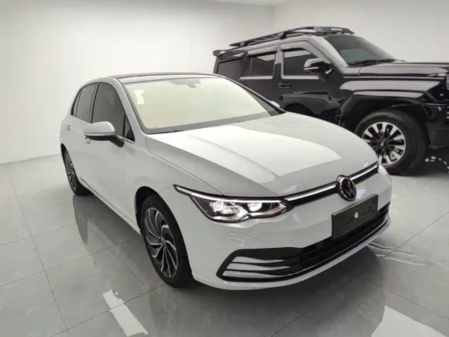 Volkswagen Golf — Фото автомобиля 3