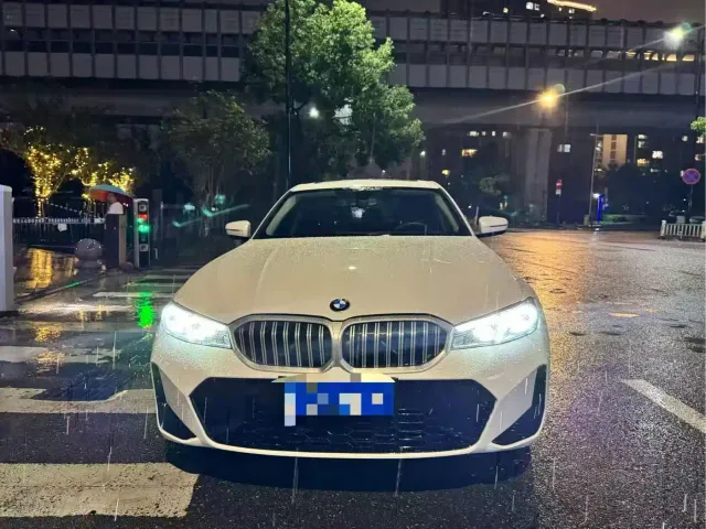 Фотография автомобиля — BMW 3 Series
