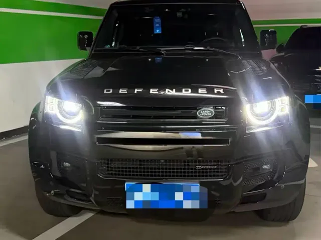 Land Rover Defender — Фото автомобиля 2