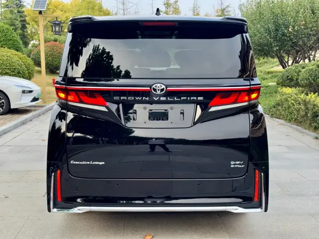 Toyota Vellfire — Фото автомобиля 12