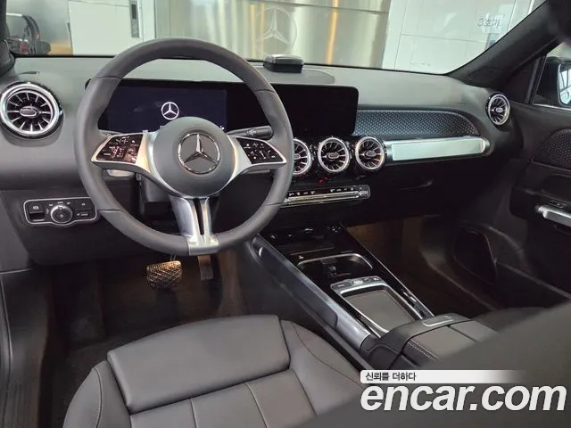 Mercedes-Benz EQB — Фото автомобиля 17