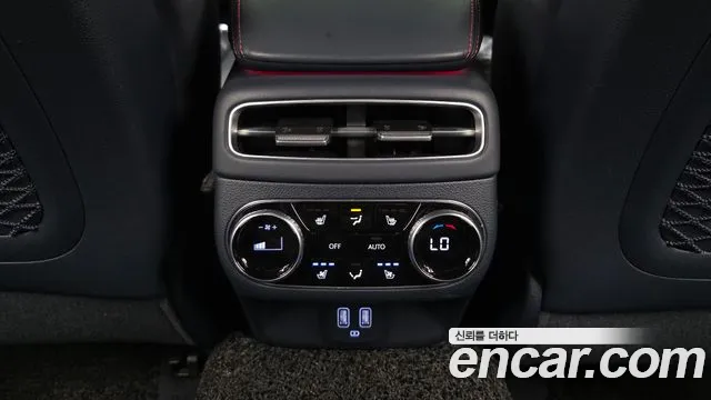 Genesis GV70 2.5T Бензин AWD — Фото автомобиля 4