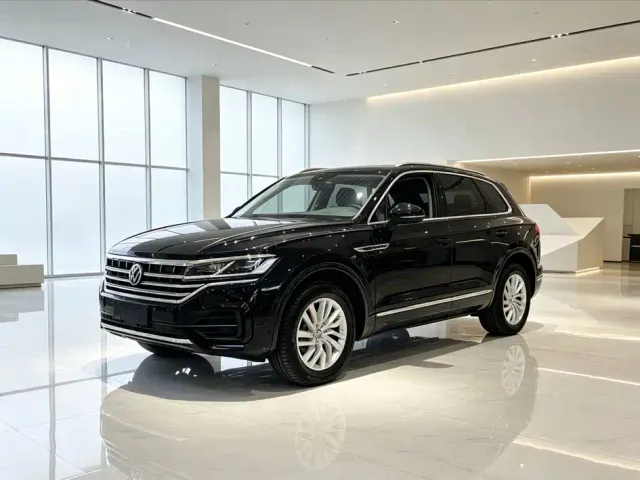 Фотография автомобиля — Volkswagen Touareg