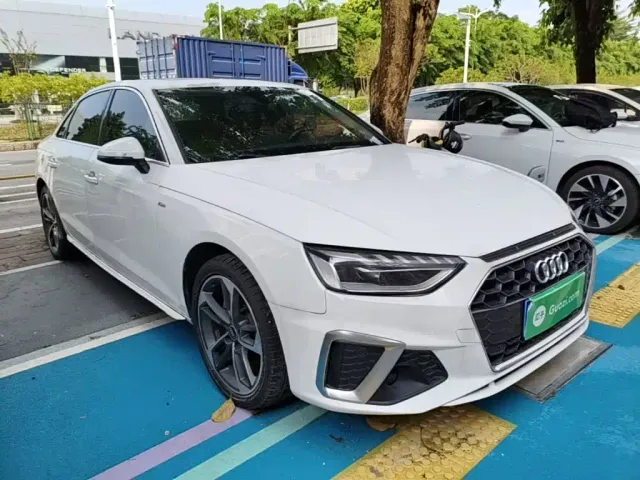 Audi A4L — Фото автомобиля 3