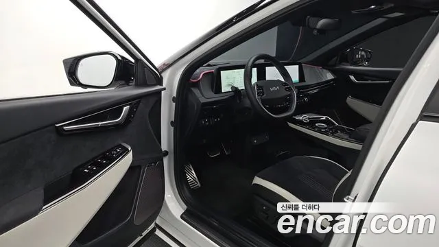 Kia EV6 — Фото автомобиля 15