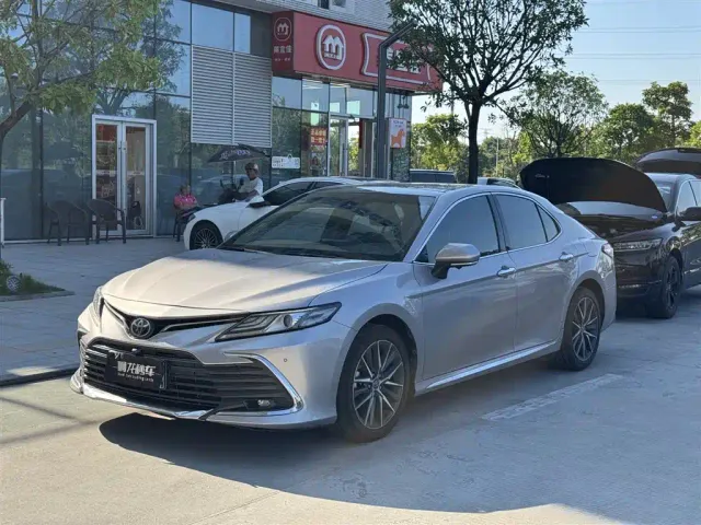 Фотография автомобиля — Toyota Camry