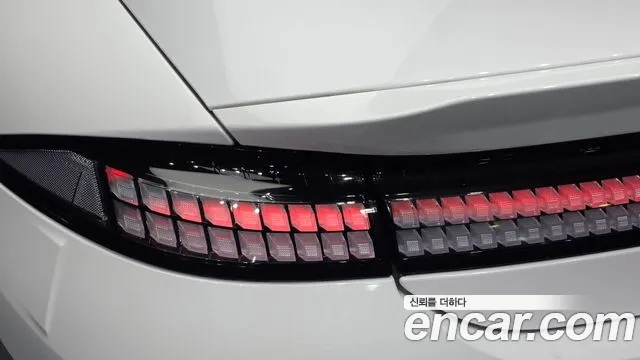 Hyundai Ioniq 6 — Фото автомобиля 8