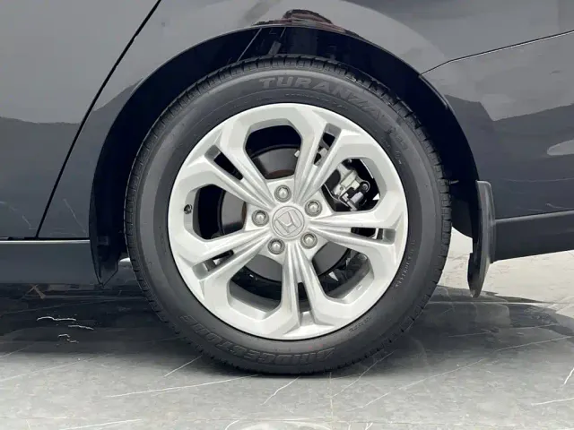 Honda Accord — Фото автомобиля 24