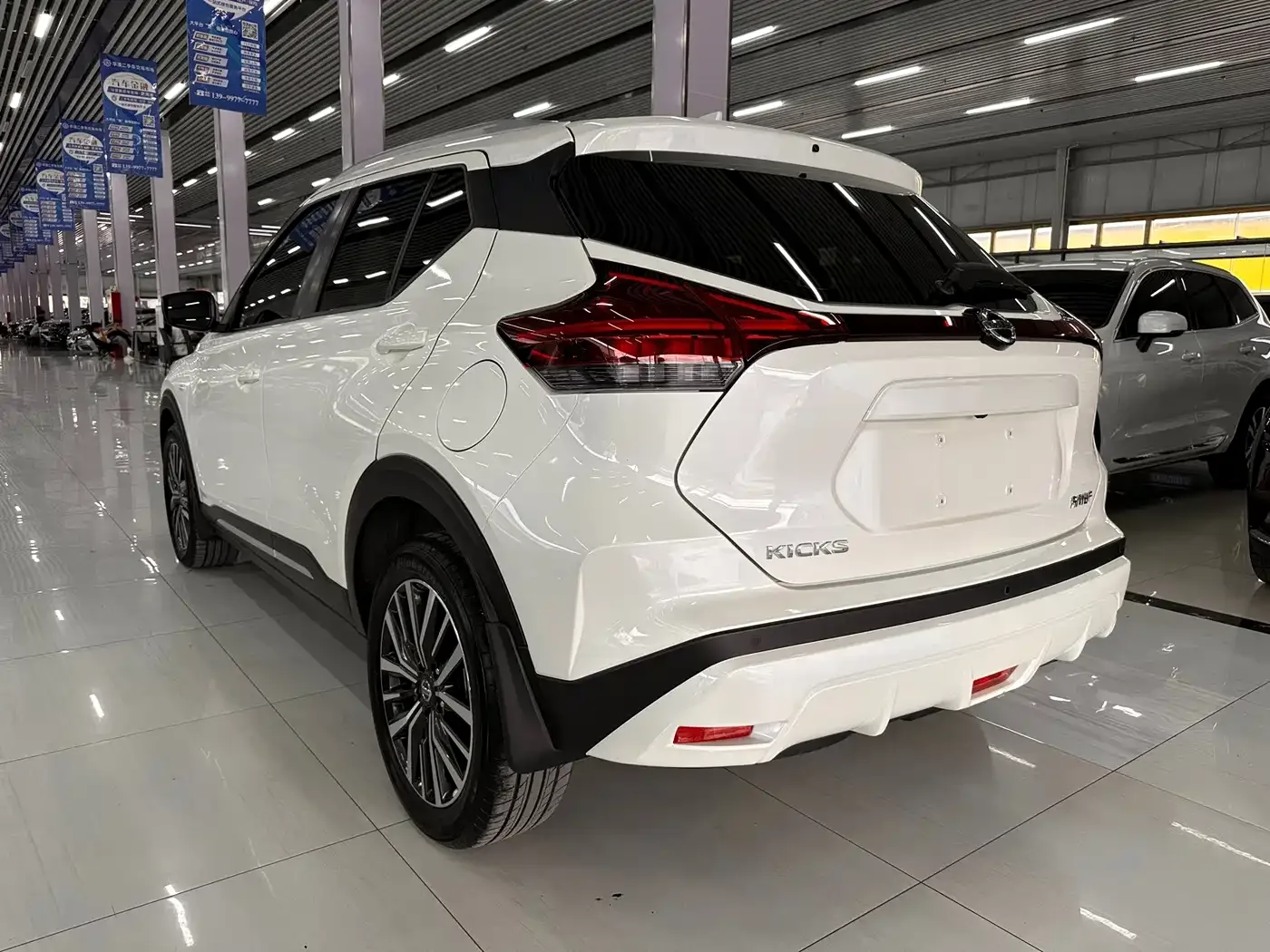 Nissan Kicks 2022 1.5L CVT XL Fashion Edition — Фото автомобиля 4