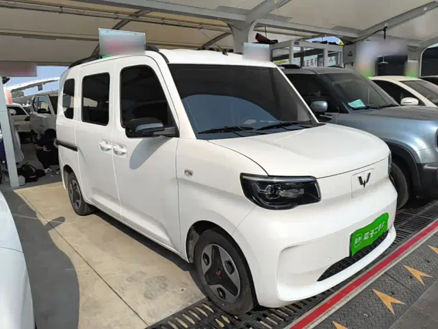 Wuling Zhiguang NEV — Фото автомобиля 3