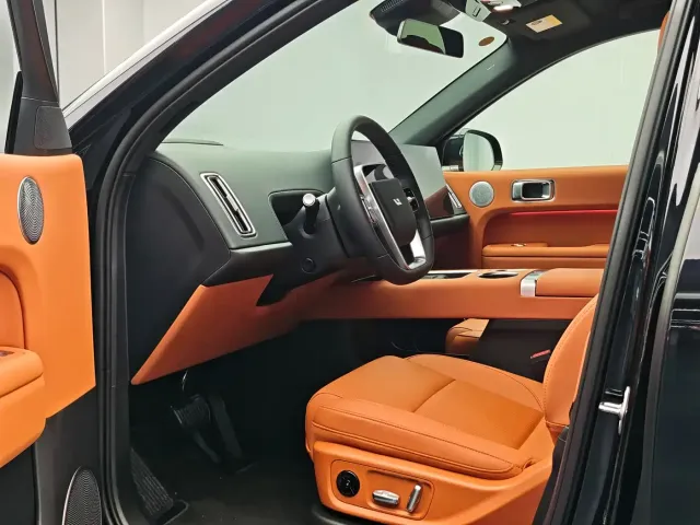 Li Auto L6 — Фото автомобиля 6