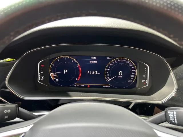 Volkswagen Passat — Фото автомобиля 9