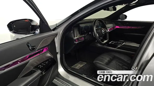 BMW 7 Series G70 — Фото автомобиля 15
