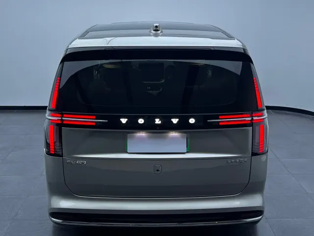 Volvo EM90 — Фото автомобиля 18