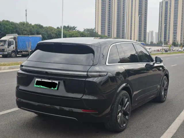 Li Auto L7 — Фото автомобиля 14