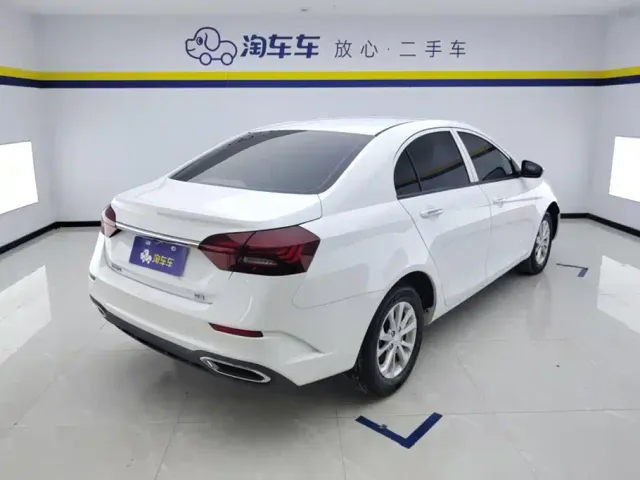 Geely Emgrand — Фото автомобиля 3