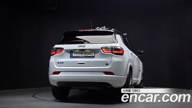Jeep Compass — Фото автомобиля 4
