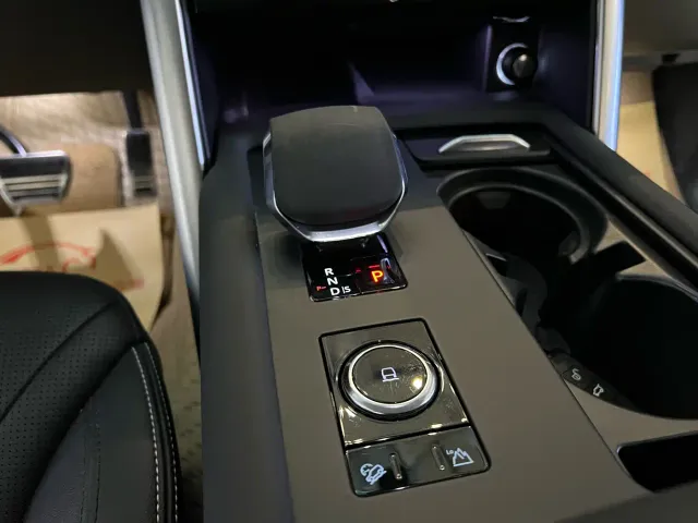 Land Rover Discovery — Фото автомобиля 11