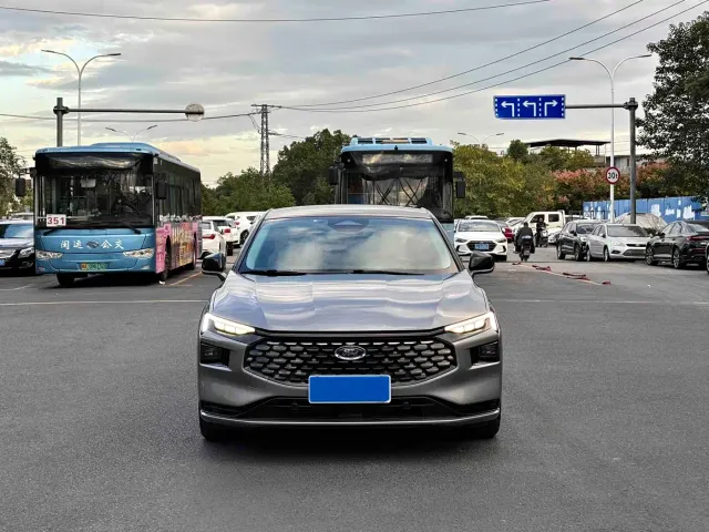Ford Mondeo — Фото автомобиля 2
