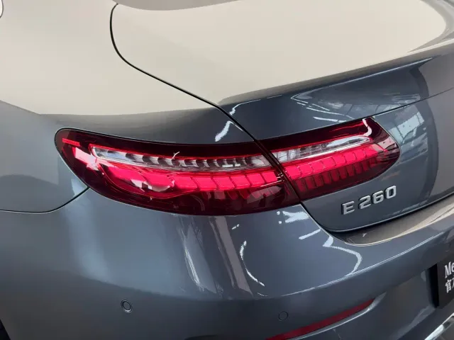 Mercedes-Benz E-Class — Фото автомобиля 21