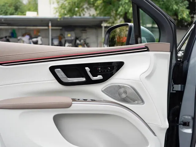 Mercedes-Benz EQS SUV — Фото автомобиля 18