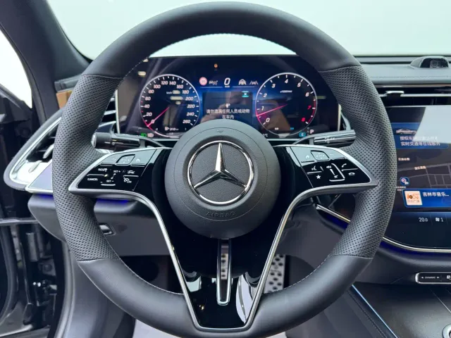 Mercedes-Benz E-Class — Фото автомобиля 11
