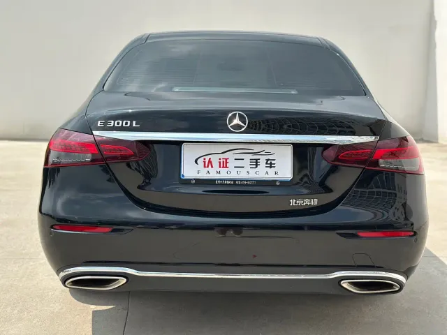 Mercedes-Benz E-Class — Фото автомобиля 20