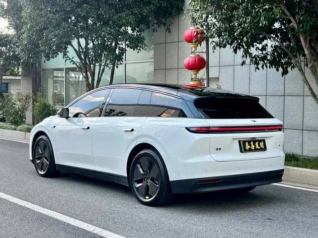 Li Auto i6 — Фото автомобиля 6