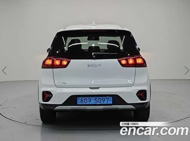 Kia Niro — Фото автомобиля 2