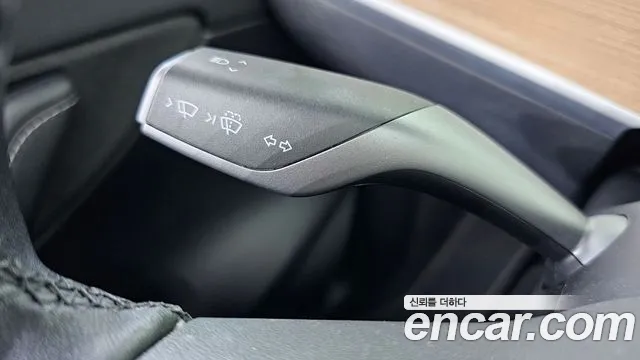 Tesla Model Y — Фото автомобиля 7