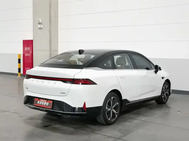 Xpeng P5 — Фото автомобиля 2