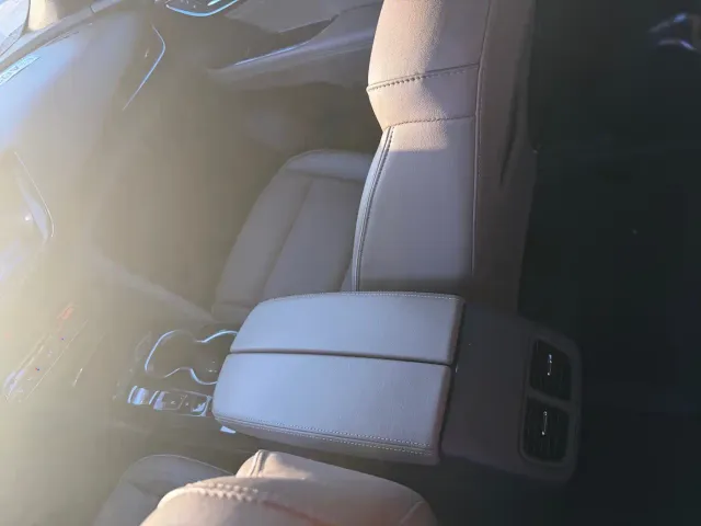 Buick Envision Plus — Фото автомобиля 8