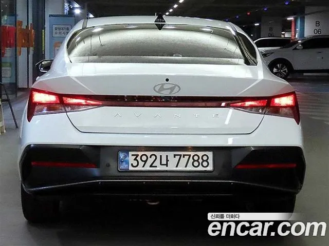 Hyundai Avante CN7 — Фото автомобиля 4
