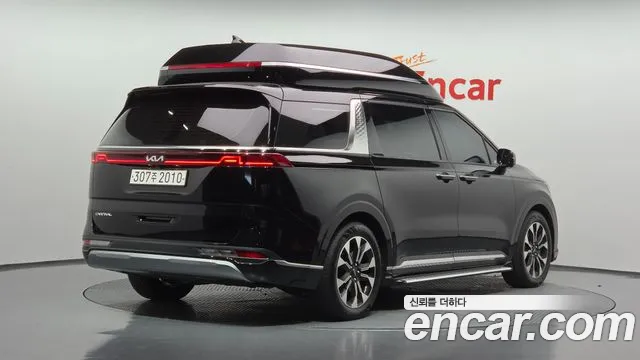 Kia Carnival Generation 4 — Фото автомобиля 2