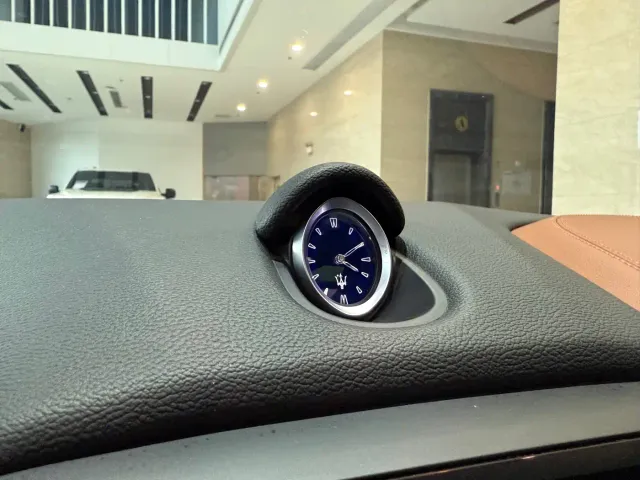 Maserati Ghibli — Фото автомобиля 7
