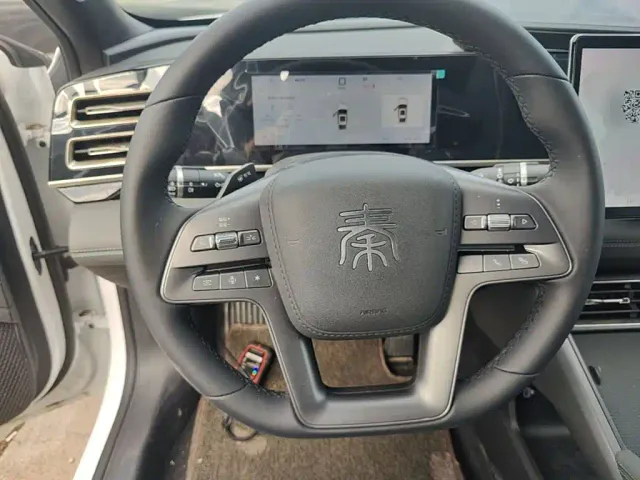 BYD Qin L — Фото автомобиля 10