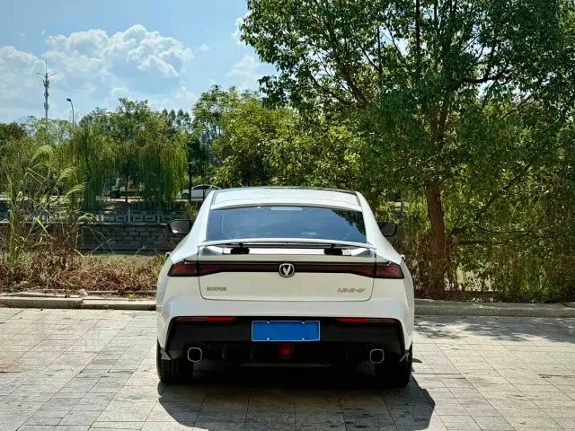 Changan UNI-V — Фото автомобиля 3