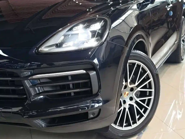 Porsche Cayenne — Фото автомобиля 7