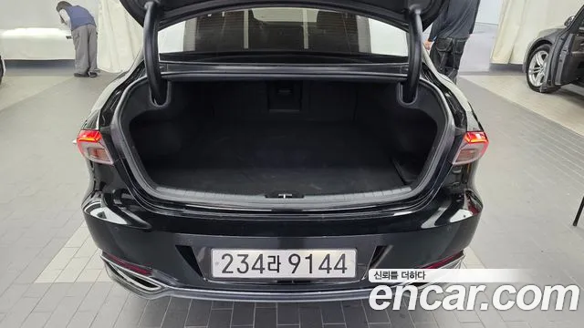 Hyundai Grandeur New — Фото автомобиля 18